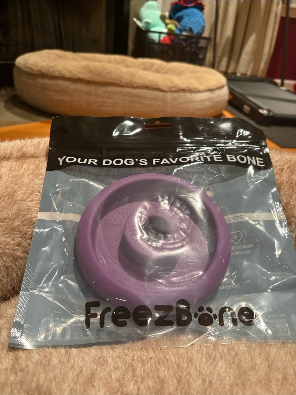 Freeze Bone Purple Cooling Dog Feeder
